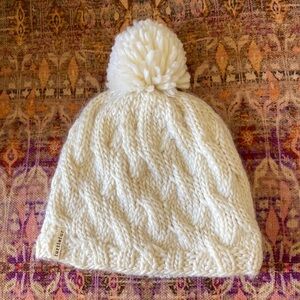 Turtlefur off white ski beanie winter hat OS